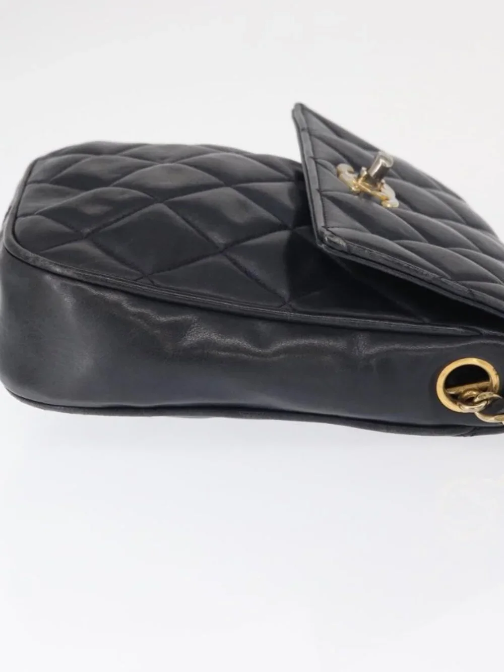 CHANEL Matelasse Chain Shoulder Bag Lamb Skin Navy Gold CC Auth 156505
